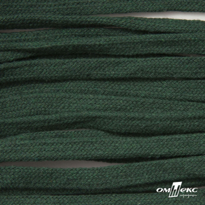 Шнур плетеный d-8 мм плоский, 70% хлопок 30% полиэстер, уп.85+/-1 м, цв.1016-т.зеленый - купить в Уфе. Цена: 742.50 руб.